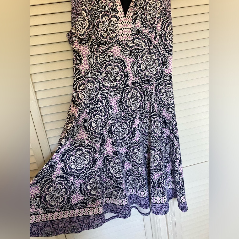 🌵 Liz Claiborne Dress Sleeveless V-Neck Purple Floral Fit & Flare Sz 6 - Picture 7 of 13